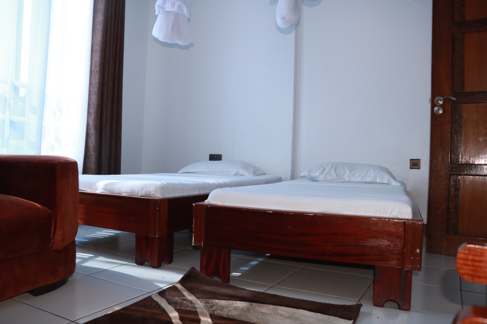 Twin bed vacation apartment in Pirates Beach. Affordable furnished Hotel for vacation in Mombasa | Zuru Life Africa