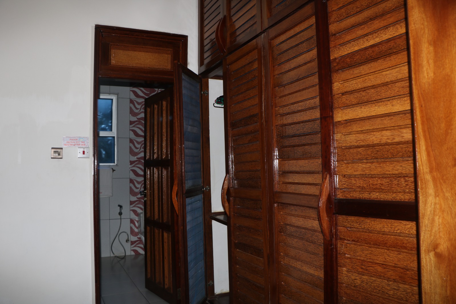 Beach front 2bedroom vacation apartment in Mombasa. Affordable furnished Hotel for vacation in Mombasa | Zuru Life Africa