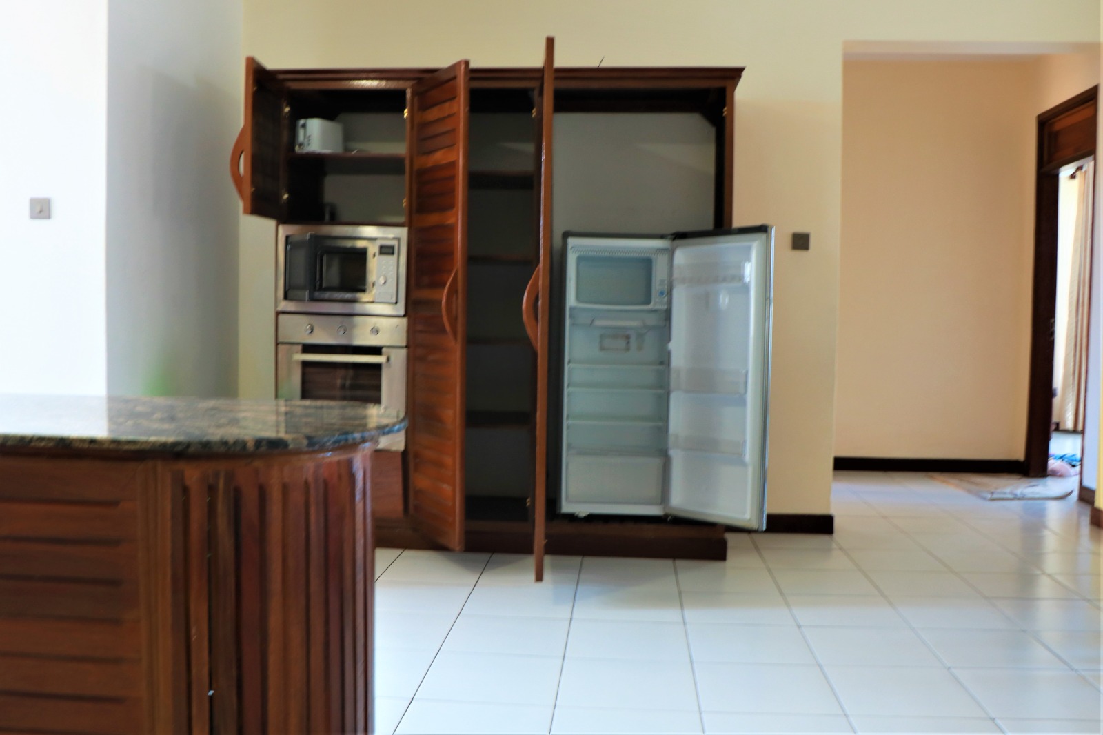 Family suite 2-bedrooom apartment in Mombasa Pirat. Affordable furnished Apartment for vacation in Mombasa | Zuru Life Africa